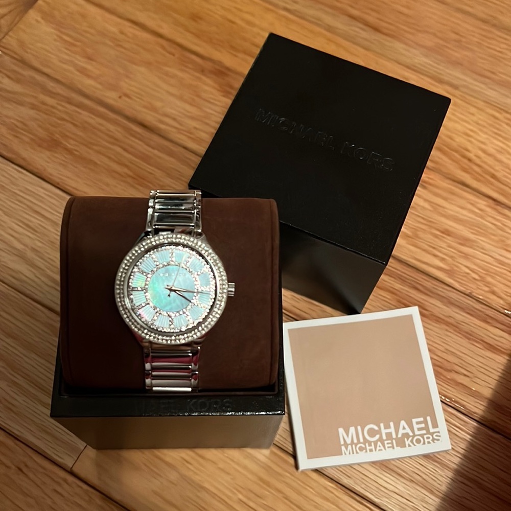 LIKE NEW MICHAEL KORS WATCH